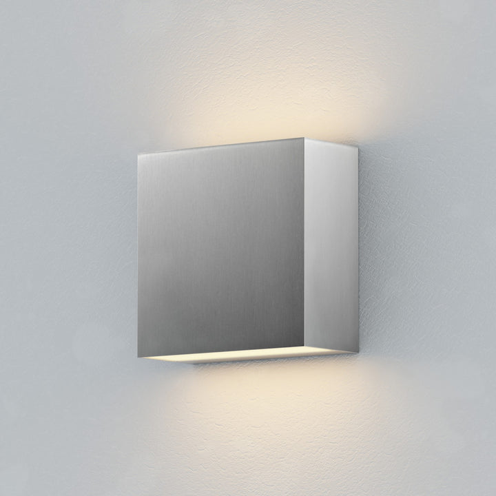 ET2 - E23224-SA - LED Outdoor Wall Sconce - Cubed - Satin Aluminum