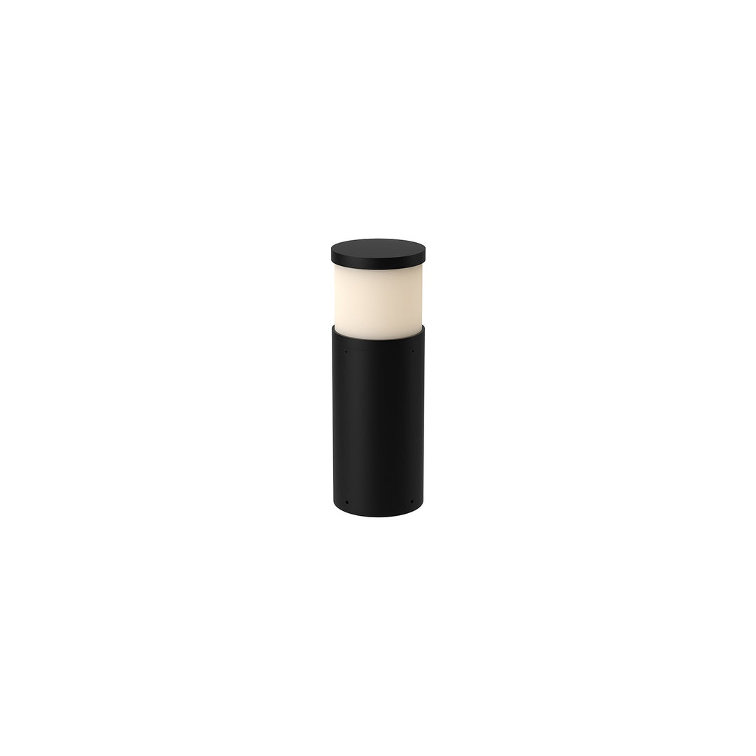Kuzco Canada - EB46418-BK-UNV - LED Exterior Bollard - Chadworth - Black