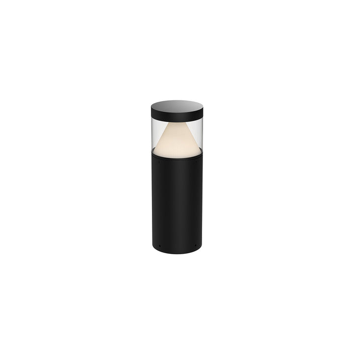 Kuzco Canada - EB49718-BK-UNV - LED Exterior Bollard - Hanover - Black