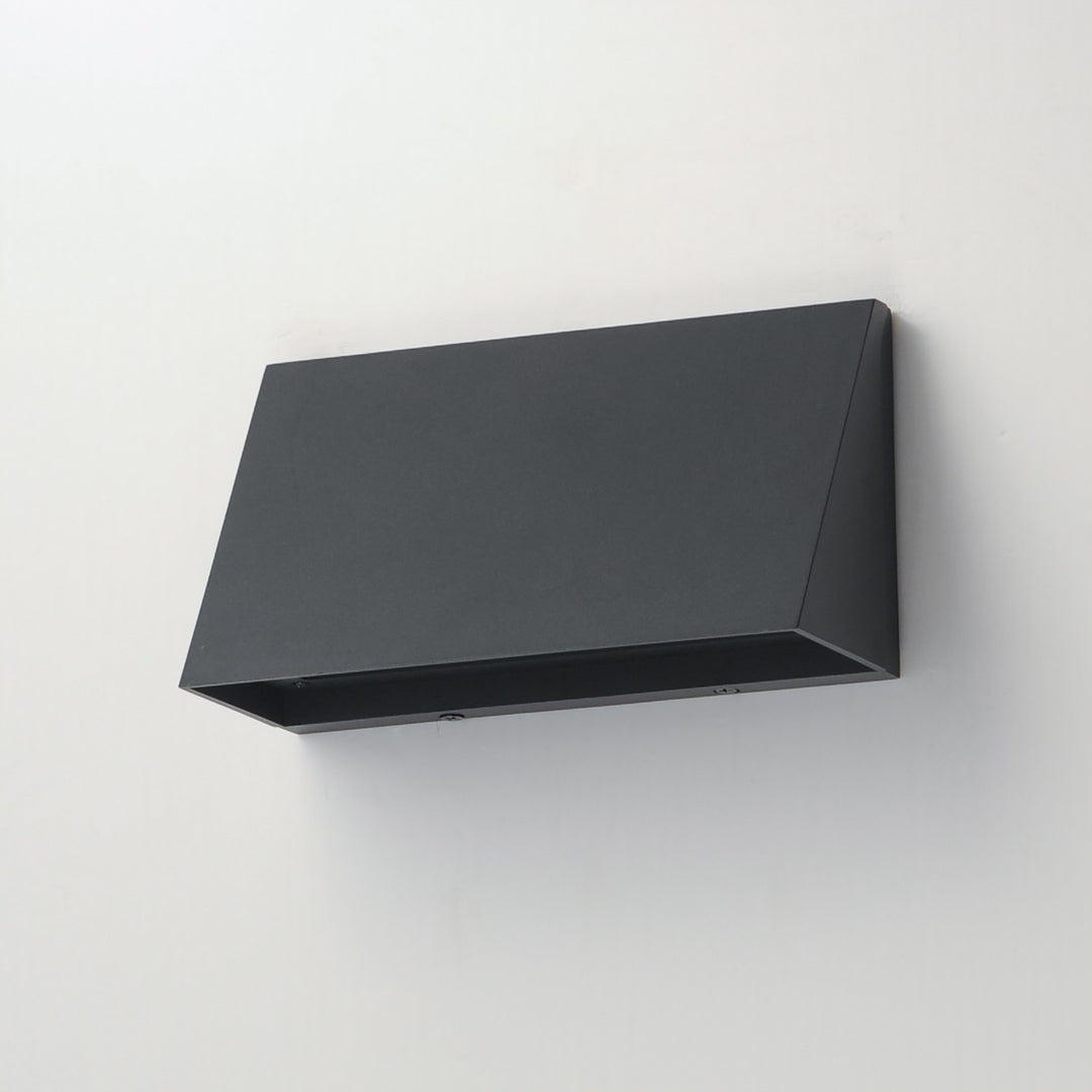 Maxim - 52527BK - LED Outdoor Wall Sconce - Pathfinder - Black