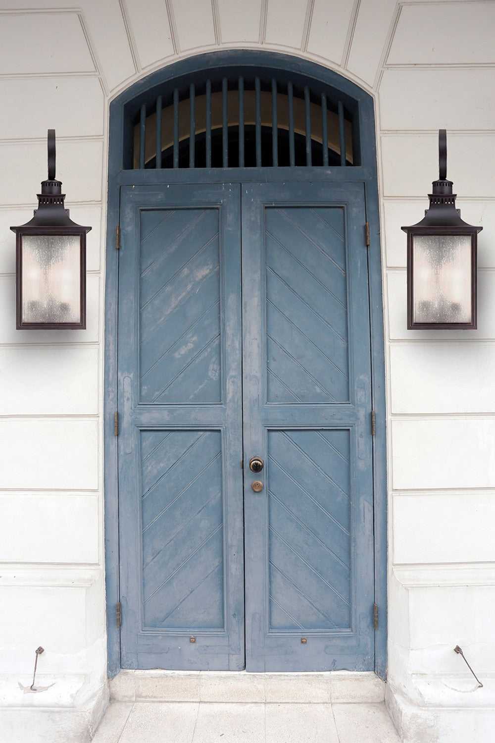 Monte Grande Three Light Wall Lantern in English Bronze Savoy House