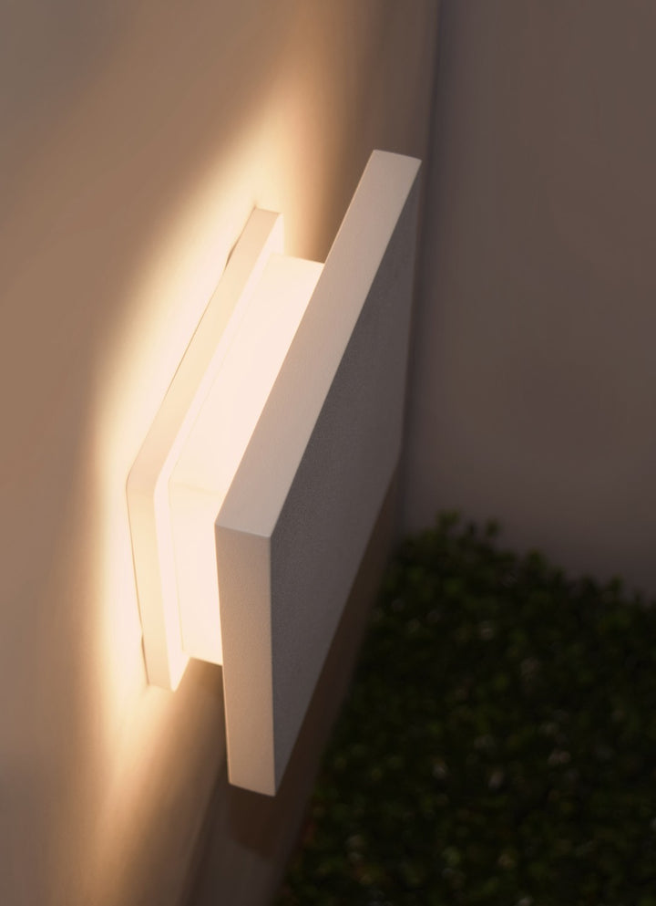 ET2 - E41388-WT - LED Outdoor Wall Sconce - Alumilux Tau - White