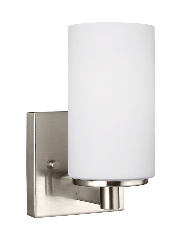 Generation Lighting Canada - 4139101-962 - One Light Wall / Bath Sconce - Hettinger - Brushed Nickel