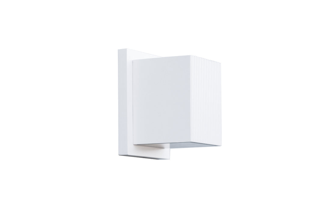 Kuzco Canada - EW4405-WH - LED Exterior Wall Light - Mavis - White