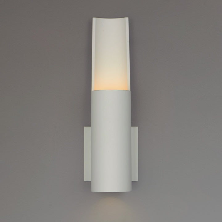 ET2 - E41524-WT - LED Outdoor Wall Sconce - Alumilux Runway - White