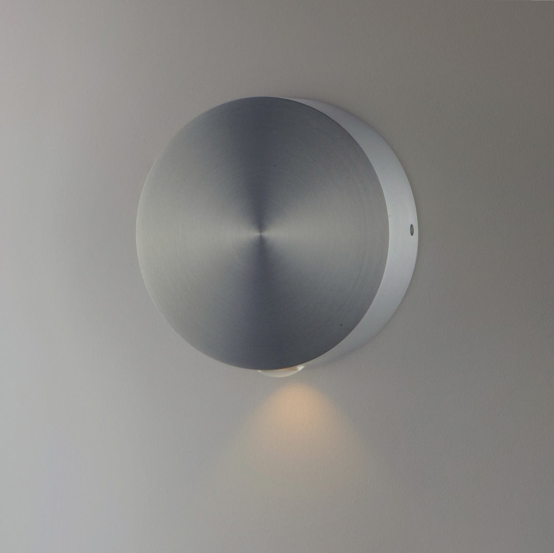 ET2 - E41540-SA - LED Outdoor Wall Sconce - Alumilux Glint - Satin Aluminum