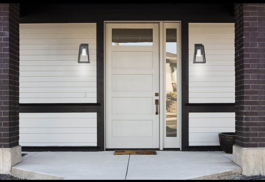 DVI Canada - DVP30770BK-CL - One Light Outdoor Wall Sconce - Moraine Outdoor - Black w/Clear Glass