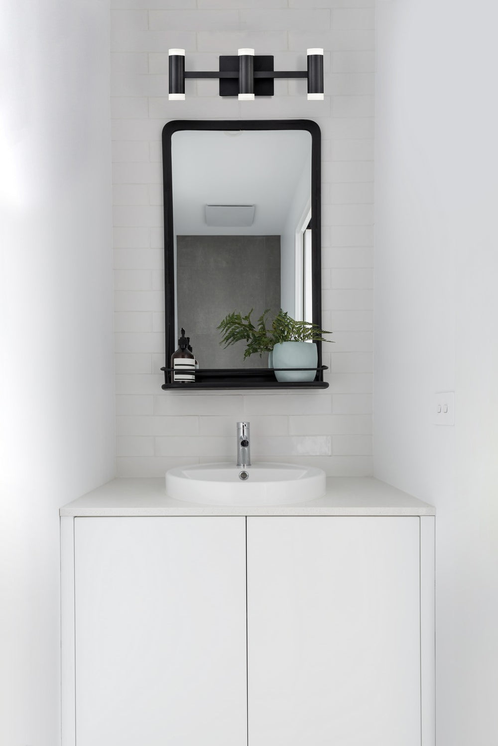 Kuzco Canada - VL16720-BK - LED Bathroom Fixture - Brazen - Black