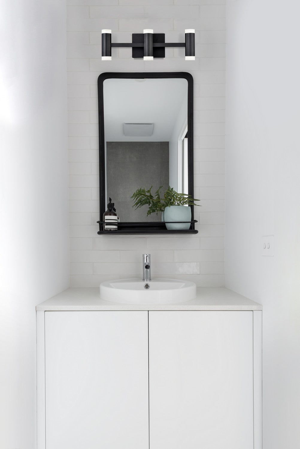 Kuzco Canada - VL16720-BK - LED Bathroom Fixture - Brazen - Black