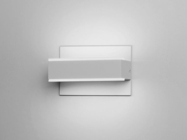 ET2 - E23210-90WT - LED Bath Vanity - Omni - White