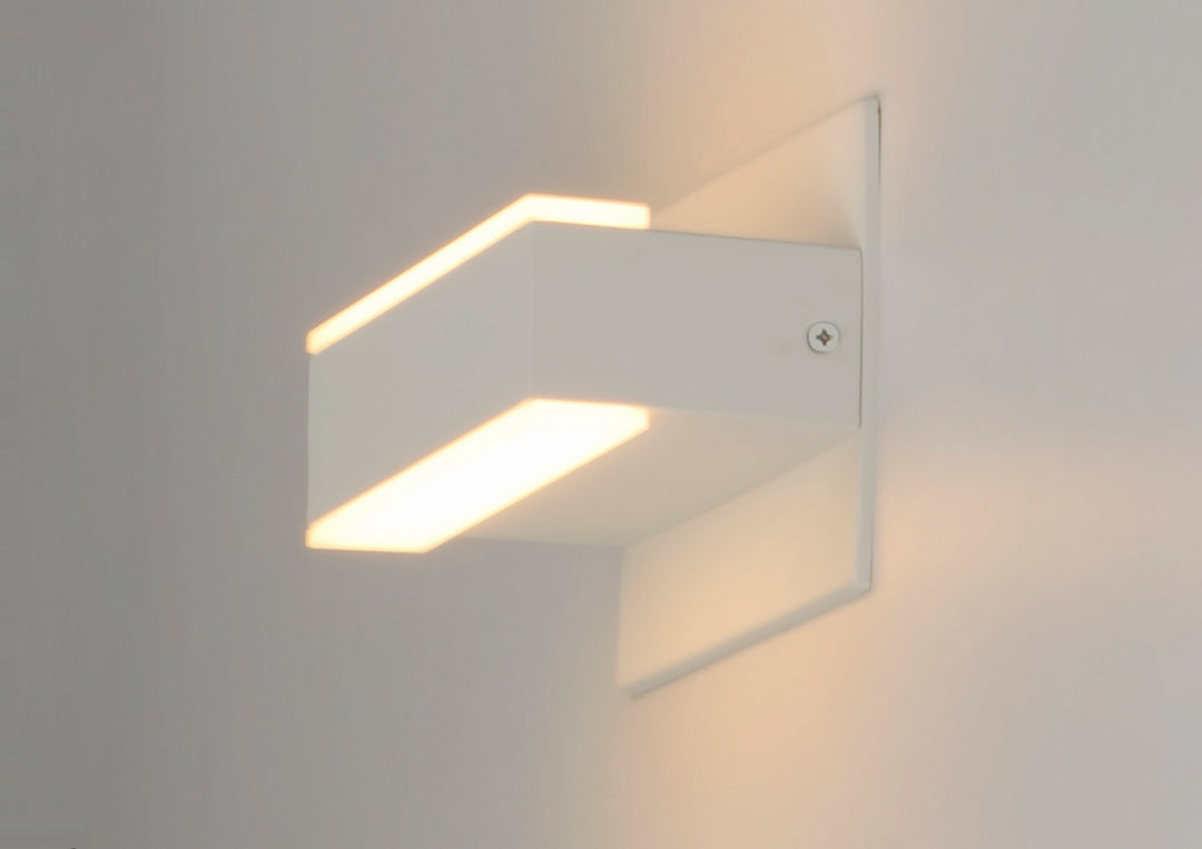 ET2 - E23210-90WT - LED Bath Vanity - Omni - White