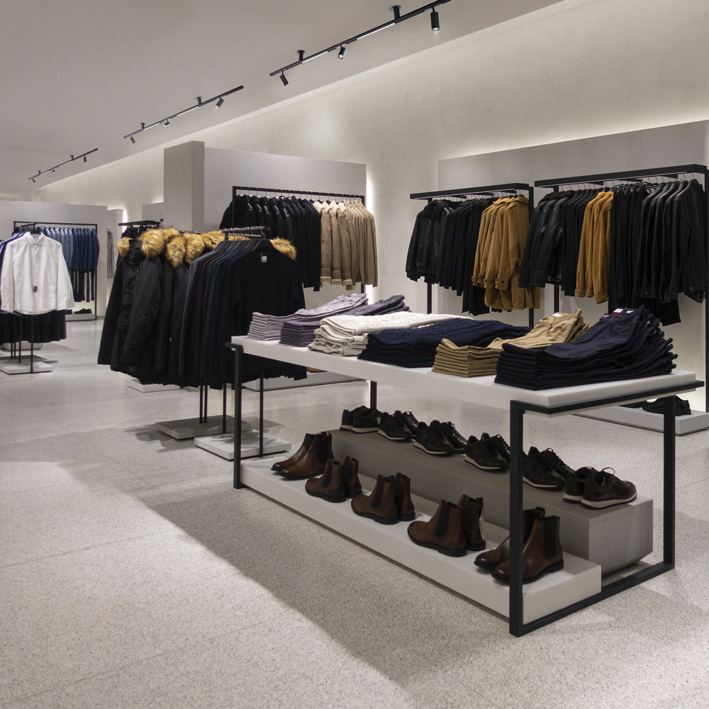 Eurofase Canada - 38456-015 - MAST 6' SUR MT,3 SPOT,2 LNS BK - Black