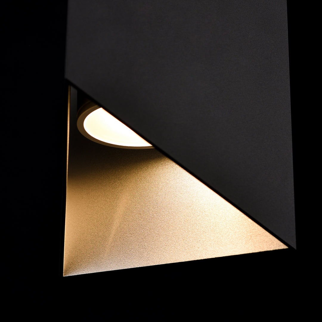 DVI Canada - DVP43060SS+BK - One Light Wall Sconce - Brecon Outdoor - Stainless Steel/Black