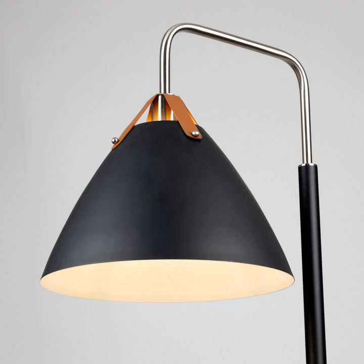 Artcraft Canada - SC13327BK - One Light Floor Lamp - Tote - Black & Brass