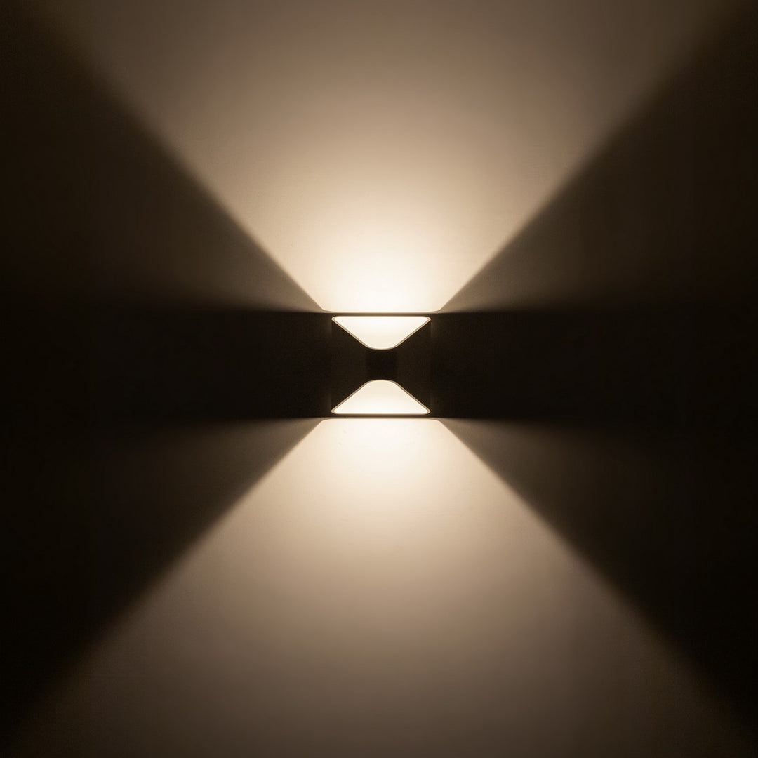 Kuzco Canada - EW33806-WH-UNV-010 - LED Exterior Wall Sconce - Ellis - White