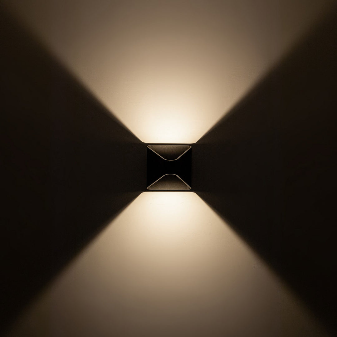 Kuzco Canada - EW33806-BK-UNV-010 - LED Exterior Wall Sconce - Ellis - Black