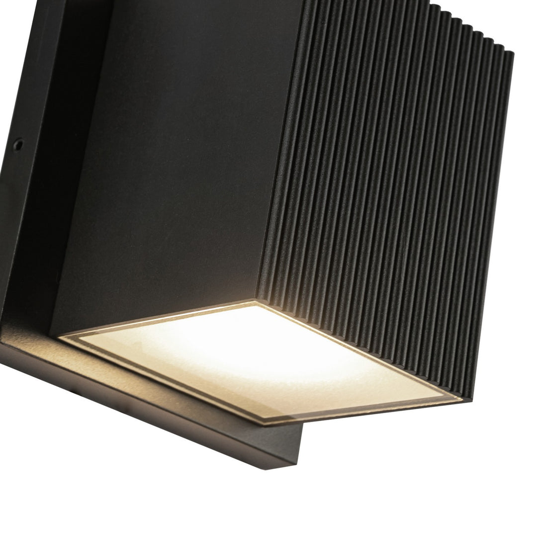 Kuzco Canada - EW4401-BK - LED Exterior Wall Sconce - Mavis - Black