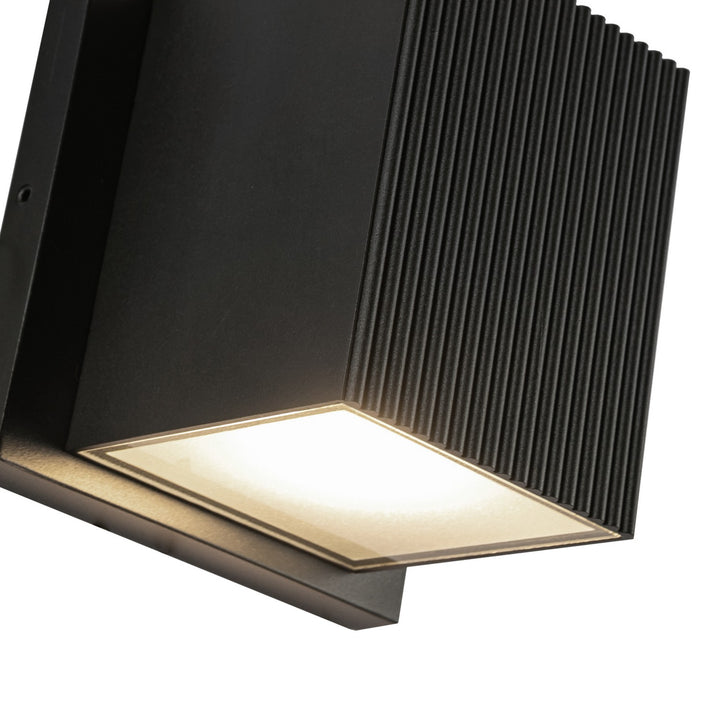Kuzco Canada - EW4401-BK - LED Exterior Wall Sconce - Mavis - Black
