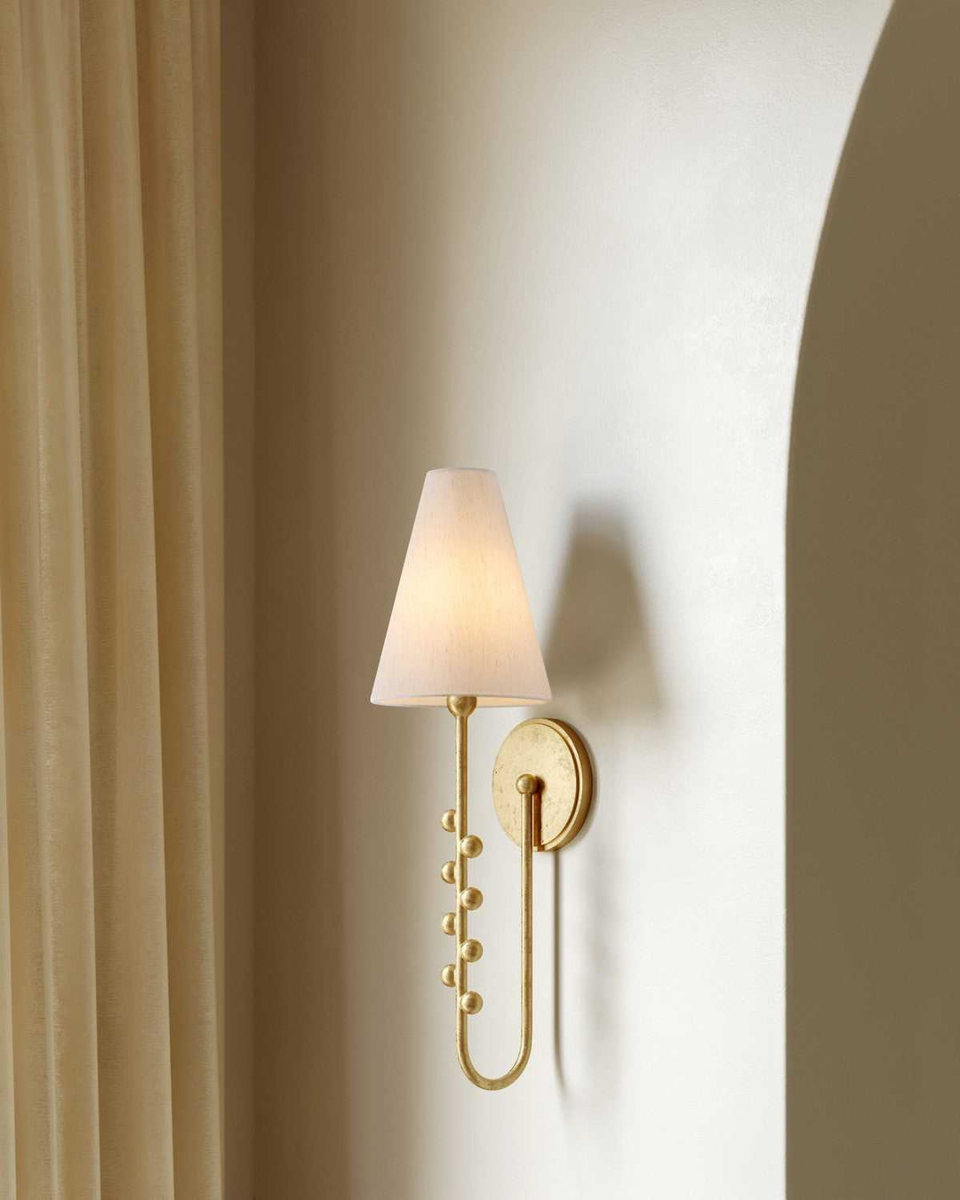 Pine Hills One Light Wall Sconce in Vintage Gold Leaf Hudson Valley Canada