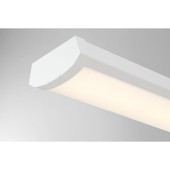 LED Wraparound in White Savoy House
