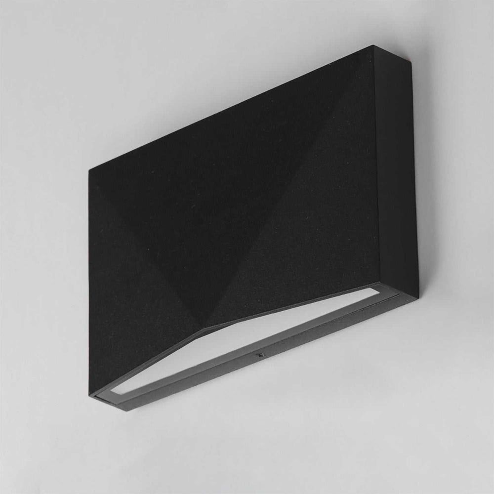 Fractal LED Wall Sconce in Black ET2