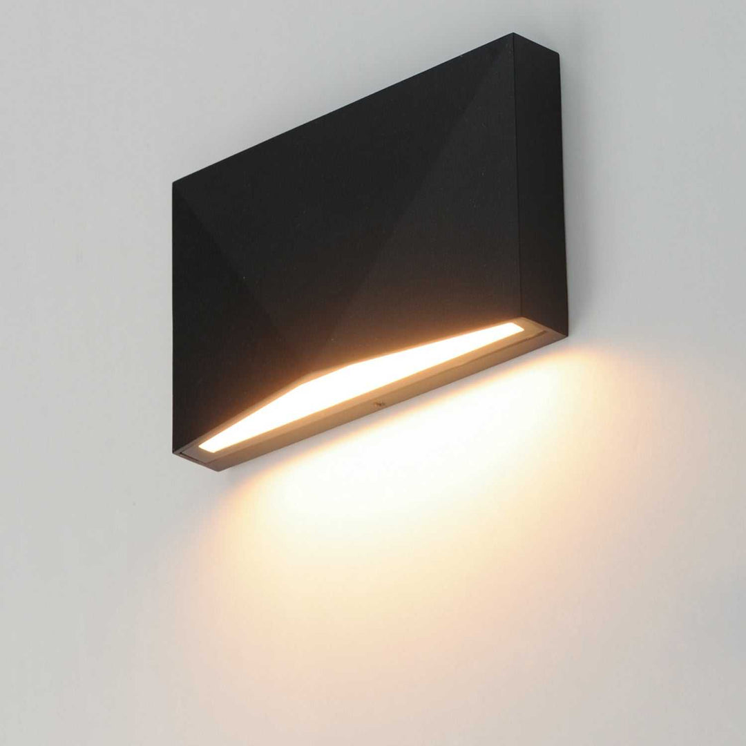 Fractal LED Wall Sconce in Black ET2