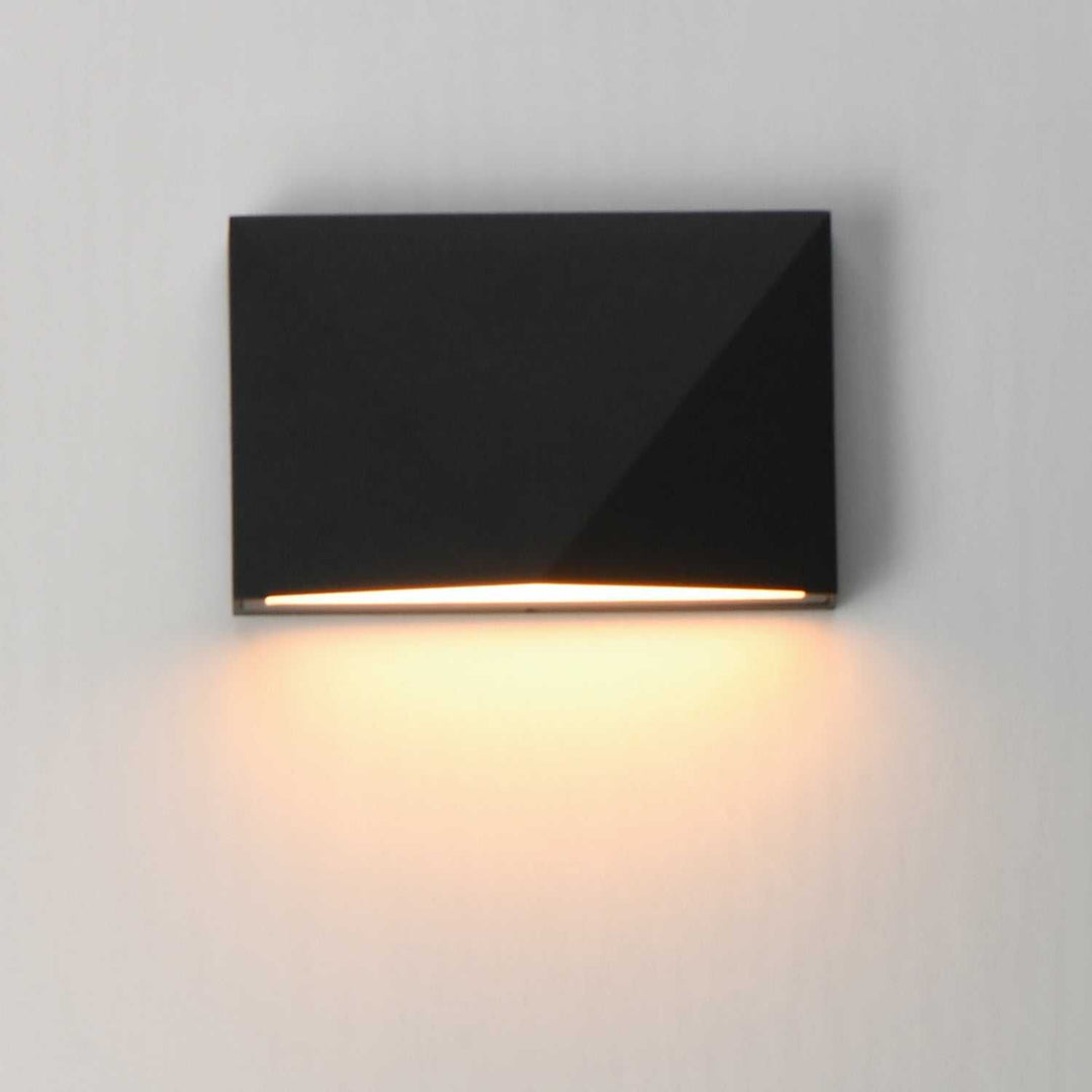 Fractal LED Wall Sconce in Black ET2