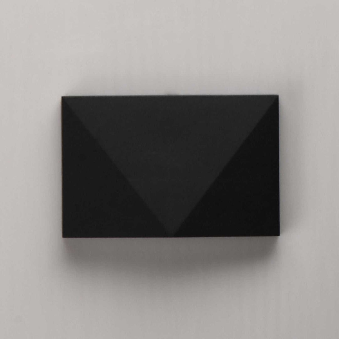 Fractal LED Wall Sconce in Black ET2