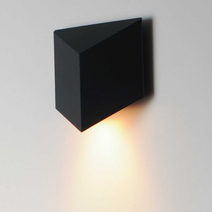 Fractal LED Wall Sconce in Black ET2