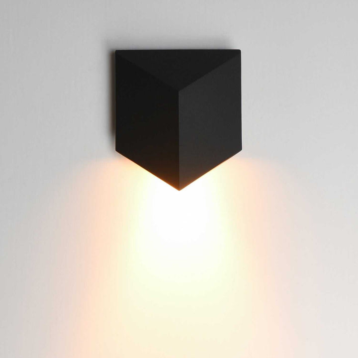 Fractal LED Wall Sconce in Black ET2