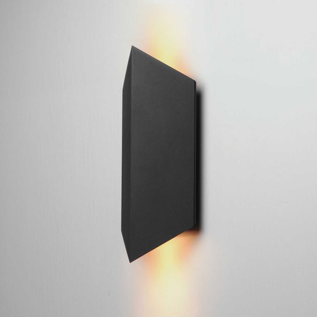 Fractal LED Wall Sconce in Black ET2