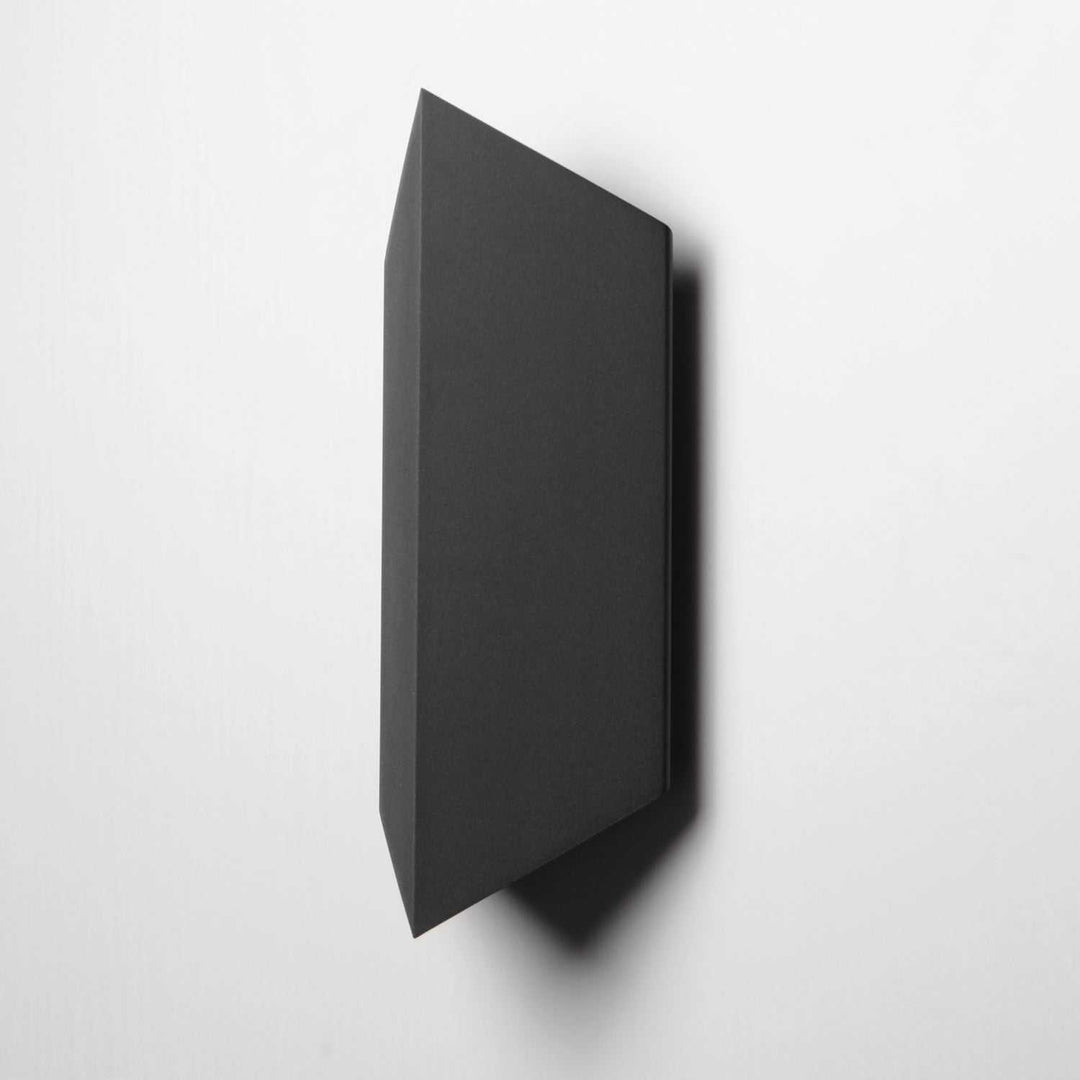 Fractal LED Wall Sconce in Black ET2