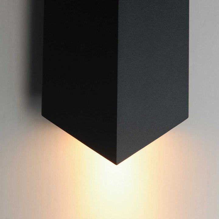 Fractal LED Wall Sconce in Black ET2