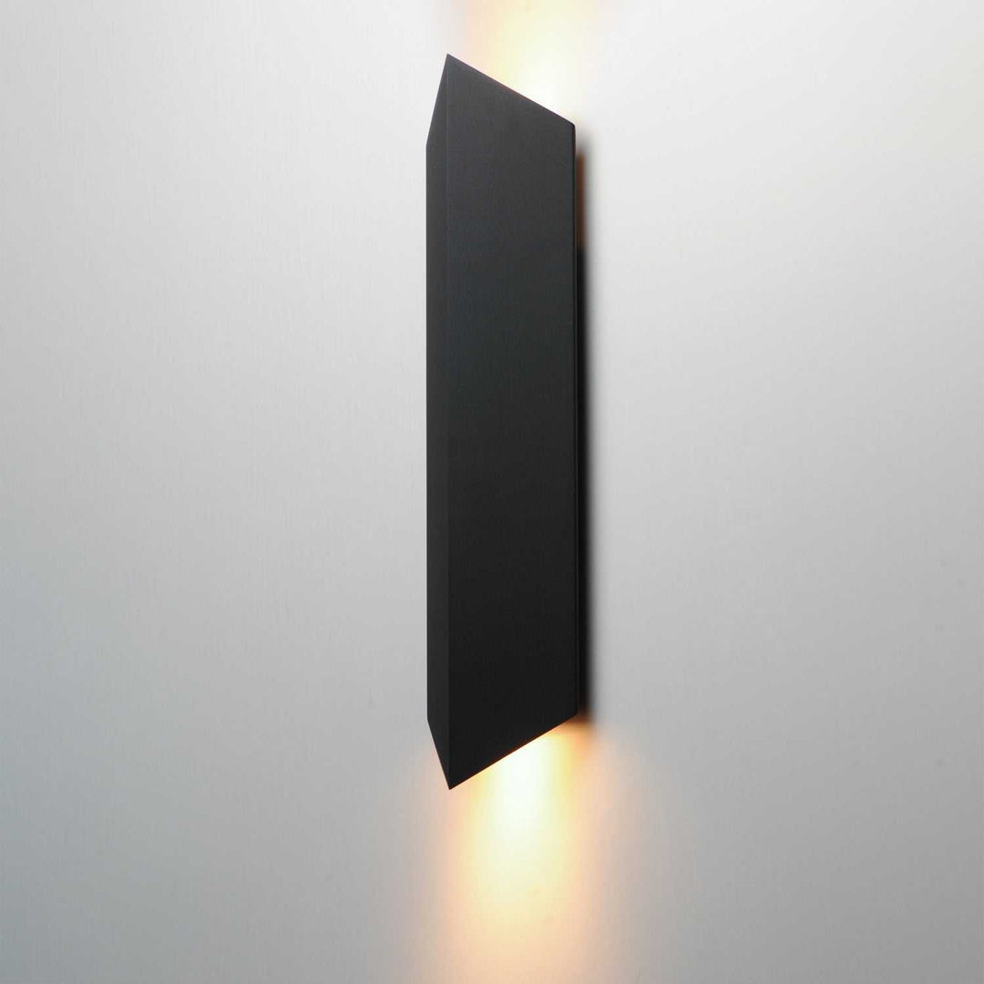 Fractal LED Wall Sconce in Black ET2